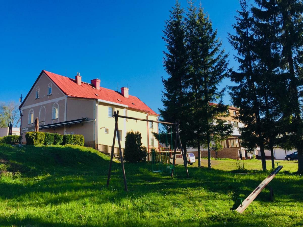Pension Žacléřský Medvěd Esterno foto
